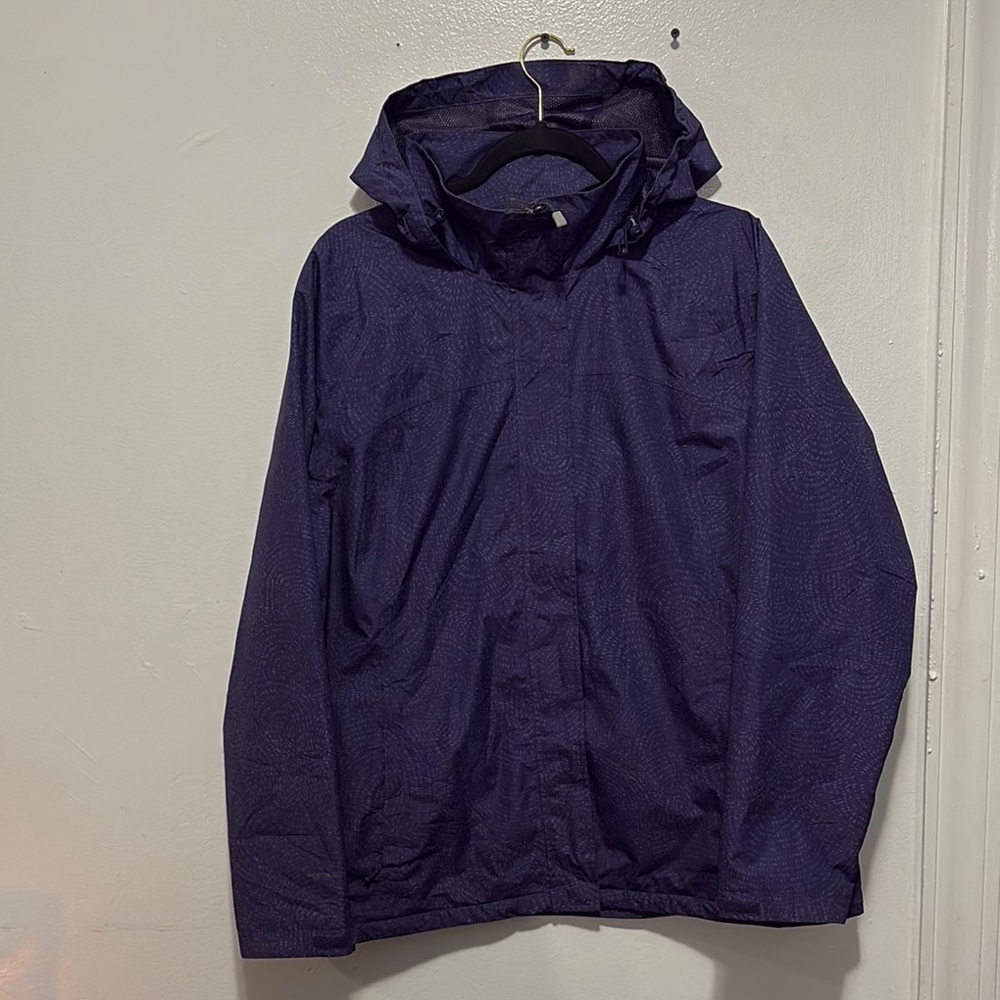 Eddie Bauer Purple Raincoat with Hood and Weather-Resistant Fabric